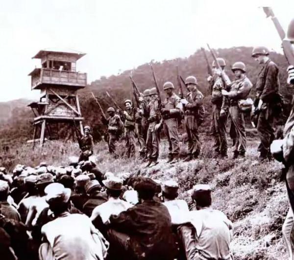 血淚：志願軍被俘後，在戰俘集中營領導反背叛愛國鬥爭，九死一生