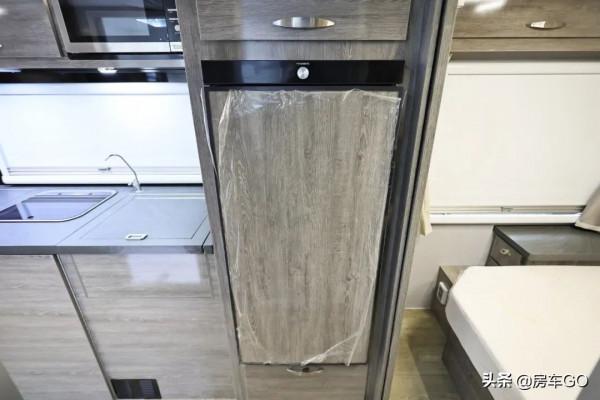 房車中的“陸地巡洋艦”，霸氣外形車內精緻，黑系HQ21實拍評測