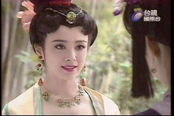 當4位內地大美人，遇到港臺經典女神，顏值差距就出來了