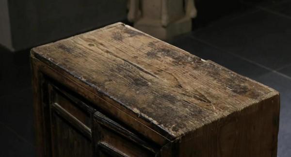 書櫃兩個,經櫃一個 書櫃兩個,經櫃一個