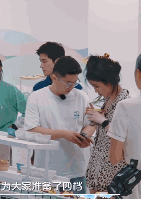 趙小棠喊周九良老baby?女愛豆和相聲演員,上節目公費戀愛? 趙小棠喊周九良老baby?女愛豆和相聲演員,上節目公費戀愛?