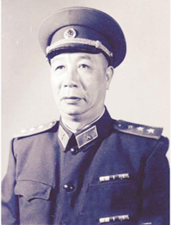 陳士榘反對粟裕計劃，越級報告中央，引出華東戰場毛澤東生花妙筆