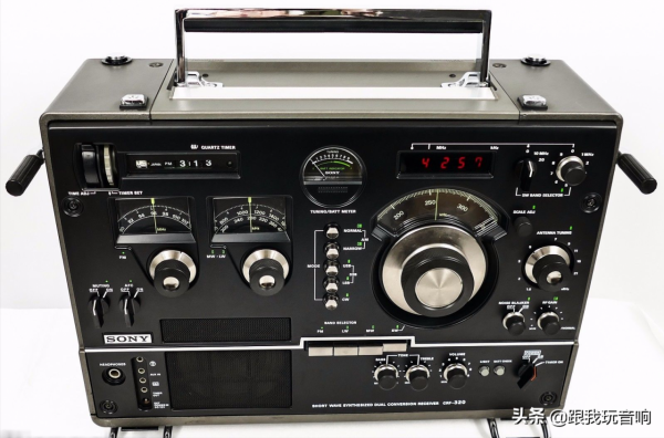 這是一款80年代索尼公司推出的CRF-320 LW/AM/FM/SW 收音機 這是一款80年代索尼公司推出的CRF-320 LW/AM/FM/SW 收音機