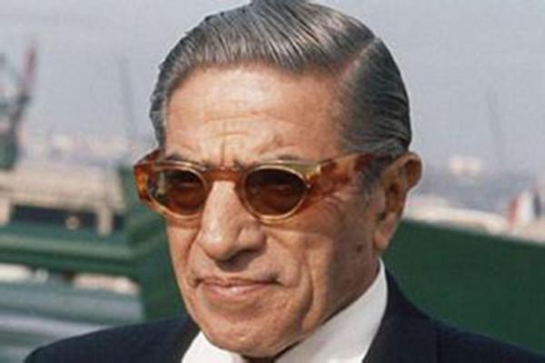 希臘船王：24歲成百萬富翁，62歲迎娶前美國第一夫人，到底憑什麼