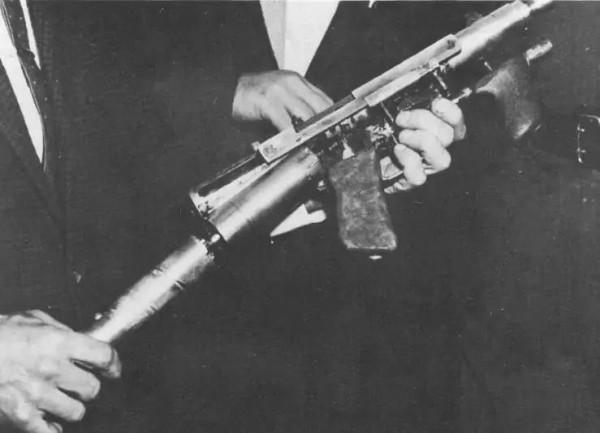 無後坐力衝鋒槍見過嗎?看這款加拿大的道格拉斯 是否覺得腦洞大開 無後坐力衝鋒槍見過嗎?看這款加拿大的道格拉斯 是否覺得腦洞大開