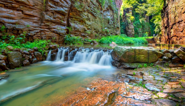 相約龍潭大峽谷,感受它的雄闊與深幽之美 相約龍潭大峽谷,感受它的雄闊與深幽之美