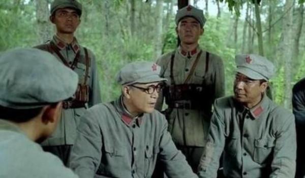 紅軍創始人之一，犧牲時只有26歲，不死當為元帥