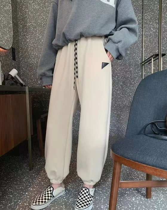 馬丁靴+連衣裙=秋冬王炸組合，顯高顯瘦，時髦慘了