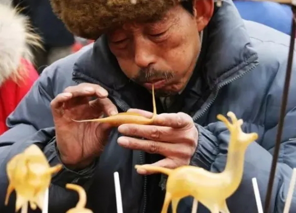 70年代難得一見的手工人老照片,好熟悉!有的快失傳… 70年代難得一見的手工人老照片,好熟悉!有的快失傳…