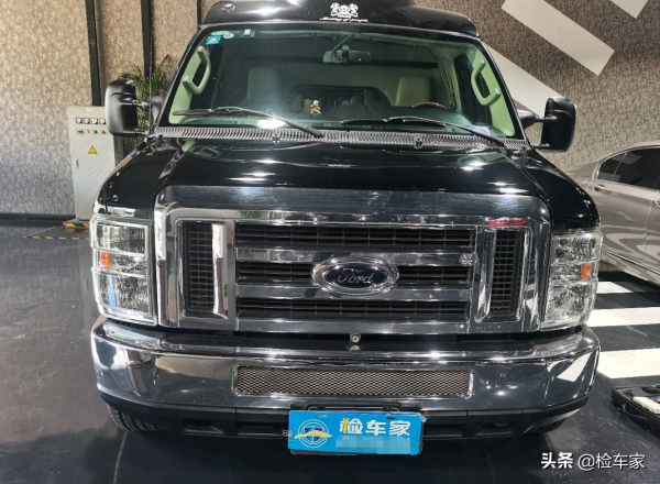 十年開了2萬公里，這輛當年200多萬的福特豪華房車，值不值25萬？