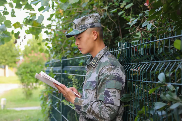 牛!這名直招士官用了3年時間,晉級準軍官! 牛!這名直招士官用了3年時間,晉級準軍官!