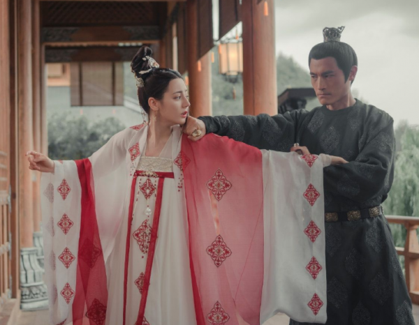 CCTV高調宣傳！被新聞聯播表揚，耿樂這部新劇開播1天收視率大爆