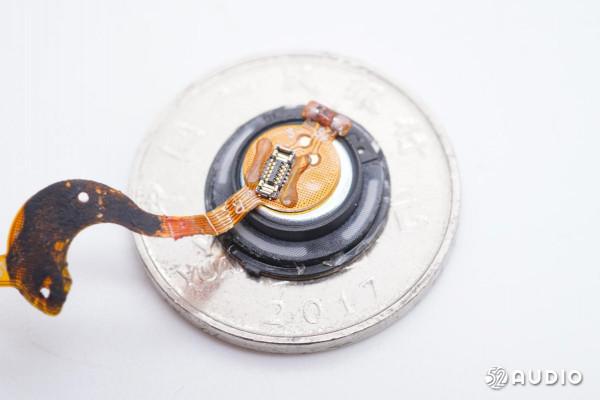 黑鯊鳳鳴真無線藍芽耳機拆解，自研超低延時，支援遊戲超低延時