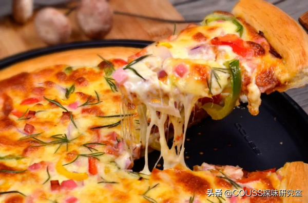 三餐四季 | 自制田園披薩,酥脆可口還拉絲,手把手教會你 三餐四季 | 自制田園披薩,酥脆可口還拉絲,手把手教會你