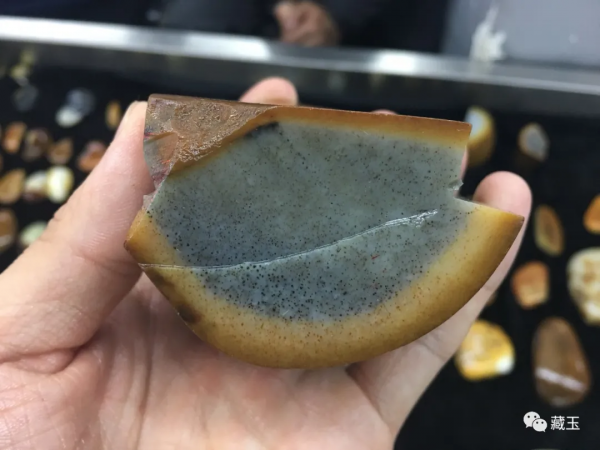 那些極為特殊的和田玉手鐲,誰不想擁有一個 那些極為特殊的和田玉手鐲,誰不想擁有一個