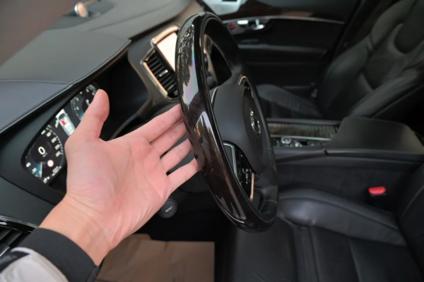 寶華韋健、空氣懸架，頂配二手XC90出類拔萃