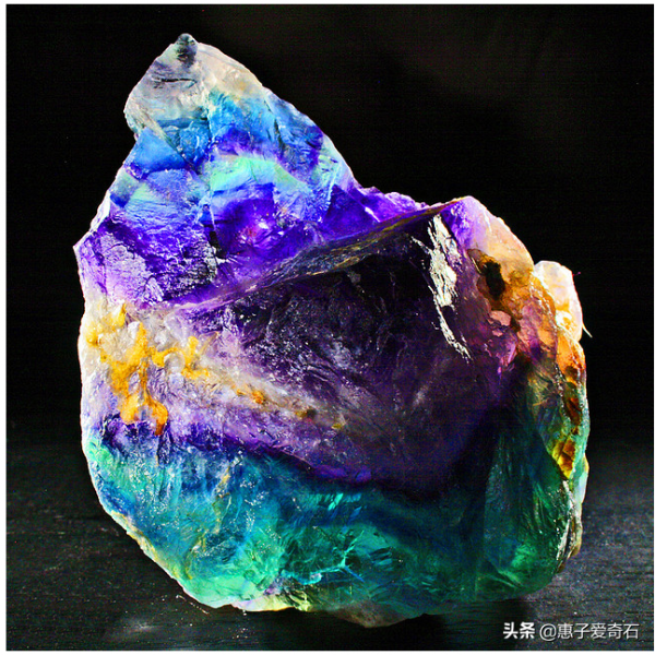 世界上最美麗的十五種石頭,不但外觀豔麗,而且價值不菲 世界上最美麗的十五種石頭,不但外觀豔麗,而且價值不菲