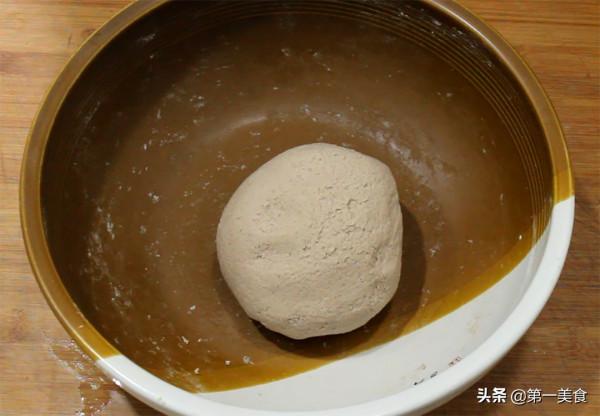 花生米別再炸了，加一碗麵粉變成餅，香酥清脆，營養早餐少不了