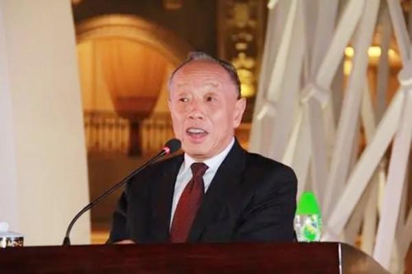 美國教授刁難：中國安裝竊聽裝置，李肇星的回答，令眾人哈哈大笑