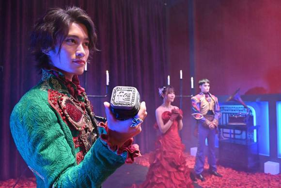 假面騎士revice14話預告:阿基蕾拉穿上婚紗,惡魔始祖要復活了? 假面騎士revice14話預告:阿基蕾拉穿上婚紗,惡魔始祖要復活了?