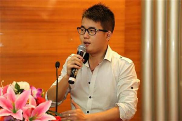 北大碩士畢業賣米粉？被董明珠罵浪費資源的張天一，如今咋樣了？