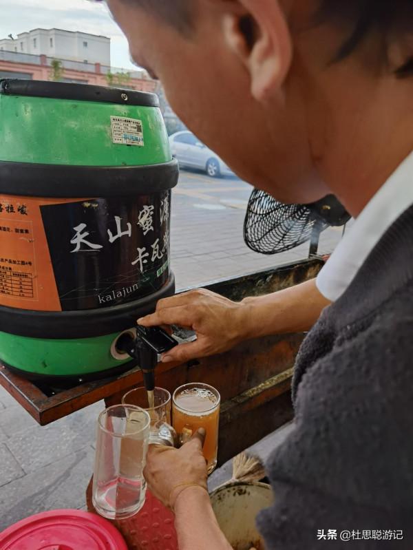 漢EV自駕新疆昭蘇縣，美食廣場排隊一小時終於吃上網紅燒烤