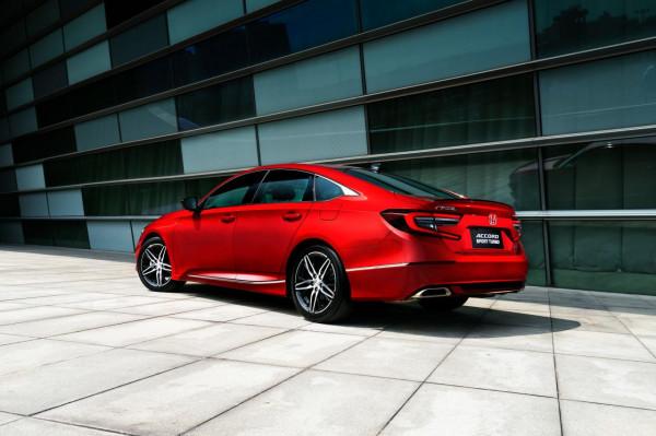 中期改款雅閣:20萬落地,新款老款選哪個? 中期改款雅閣:20萬落地,新款老款選哪個?