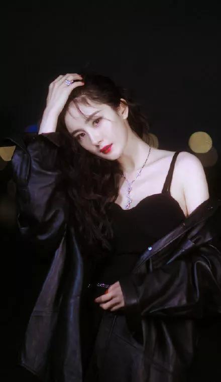 楊冪 桌布美圖 楊冪 桌布美圖