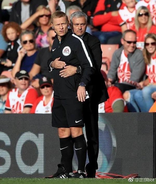 看看主教練們在球場上的丟人名場面