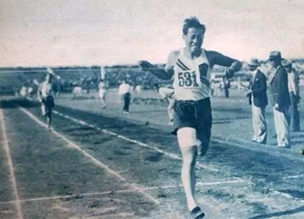 90年前，中國劉長春頂著嘲笑站在奧運賽場：望我後輩遠離這般苦難
