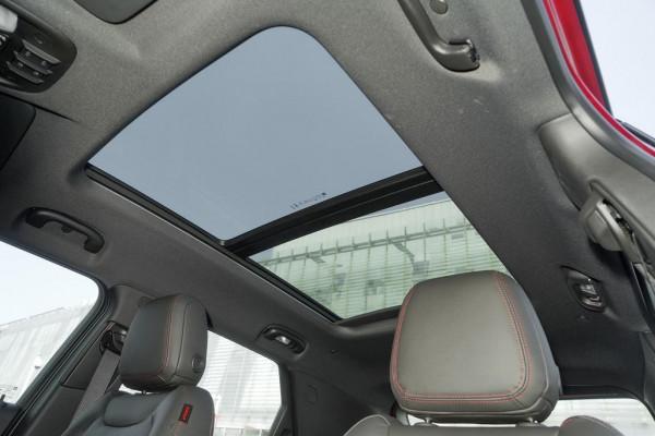 百公里綜合油耗5&period;9L，價格實惠配置豐富，試駕雪佛蘭創界