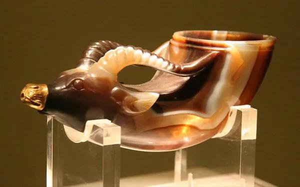 今天為你盤點歷史上有哪些顏值逆天的文物