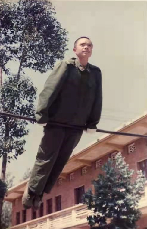 給英雄拜年②丨我的英雄，我的父親