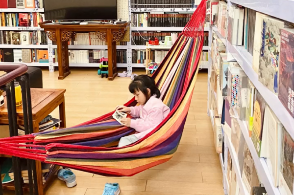 真正被富養的孩子什麼樣？應是被詩書喂大的，家長要用心陪伴