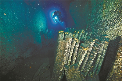 考古石燕巖“水下謎洞”