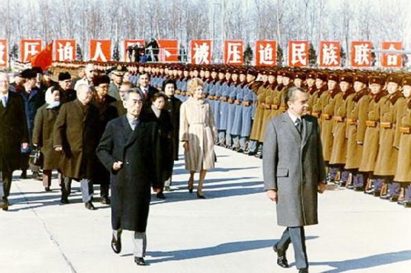 美國海軍首次訪華，讓我們大失所望，我國儀仗隊直接撤離