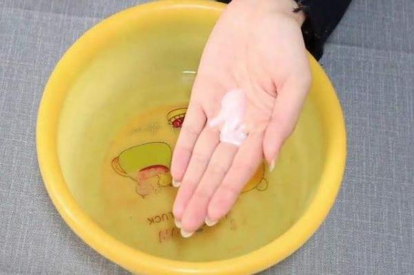 過期小藥片，碾碎澆花一級棒，葉子油亮不生蟲，開花更勁爆