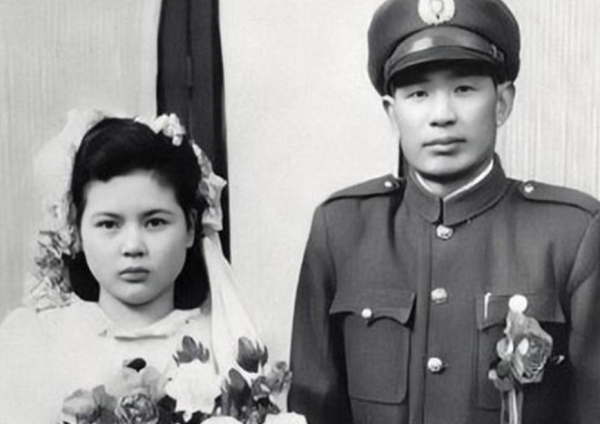 1945年，中國連長娶日本女戰俘，隱居四川，幾十年後繼承上億財產