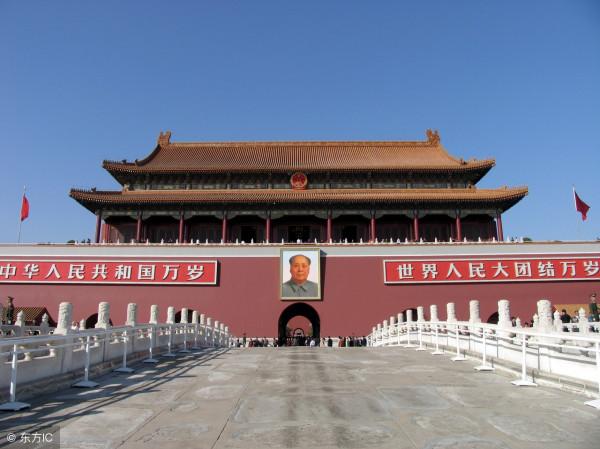 紅軍團長下鄉務農8年,直到主席派人將其接走,村民才知真面目 紅軍團長下鄉務農8年,直到主席派人將其接走,村民才知真面目