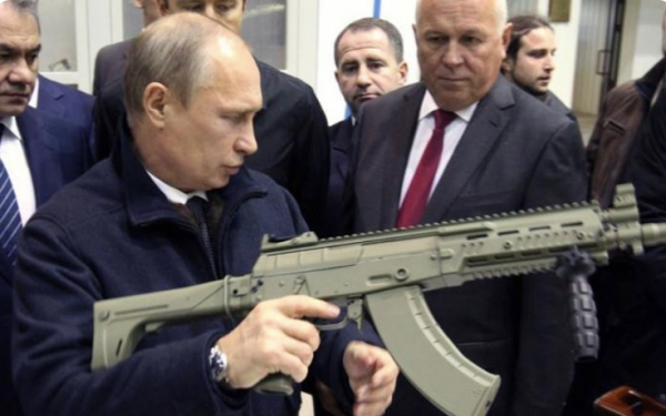 美國總統面前的玻璃罩：可防彈保命，普京笑了：“我反正不用”