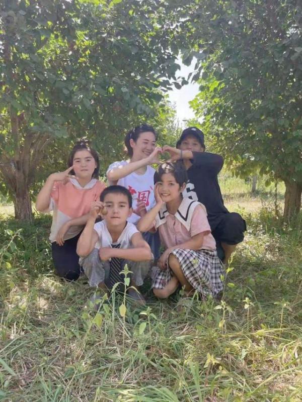 河南姑娘王奕婷:“我帶著粉絲走進全國各地水果原產地” 河南姑娘王奕婷:“我帶著粉絲走進全國各地水果原產地”