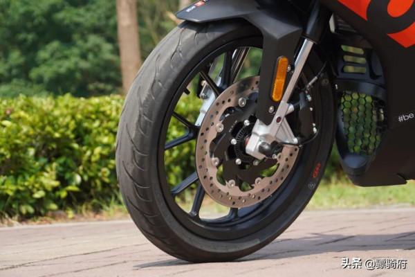 2.68萬的阿普利亞GPR250R到底貴不貴？這個賬要這麼算