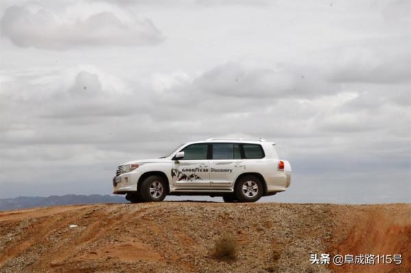 穿越無人區，探索戈壁荒野深處隱藏的絕美風景