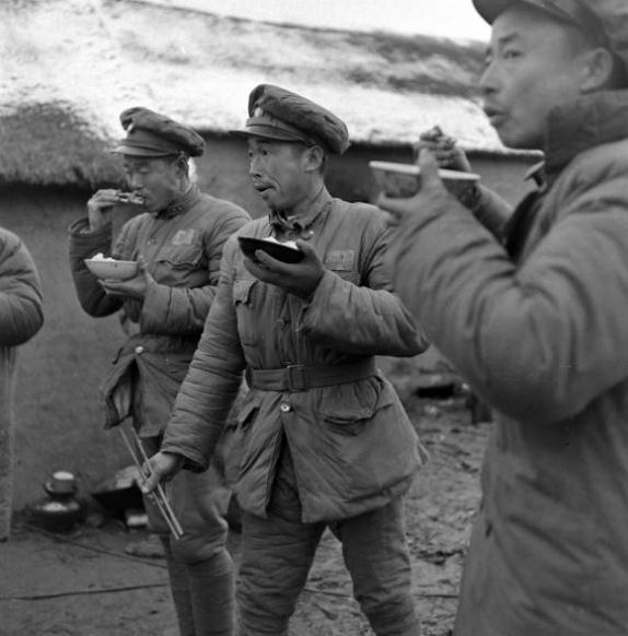 部隊被打散,副司令假扮國軍少校成功脫險,見到董必武放聲大哭 部隊被打散,副司令假扮國軍少校成功脫險,見到董必武放聲大哭