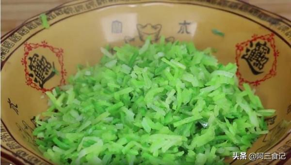 冬天蘿蔔最解饞做法,不炒不燉不醃,放鍋裡蒸一蒸,上桌比肉還香 冬天蘿蔔最解饞做法,不炒不燉不醃,放鍋裡蒸一蒸,上桌比肉還香