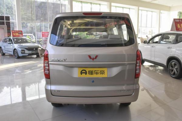 車長4425mm，這位創業助手值得購買嗎？評測五菱宏光V