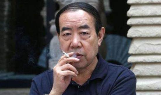 1991年,作家三毛用絲襪繞頸而亡,11天后,賈平凹收到了她的來信 1991年,作家三毛用絲襪繞頸而亡,11天后,賈平凹收到了她的來信