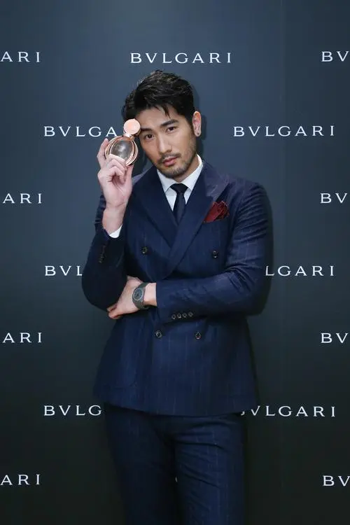 英年早逝的9位明星，最大35歲，最小22歲，其中兩位至今死因不詳