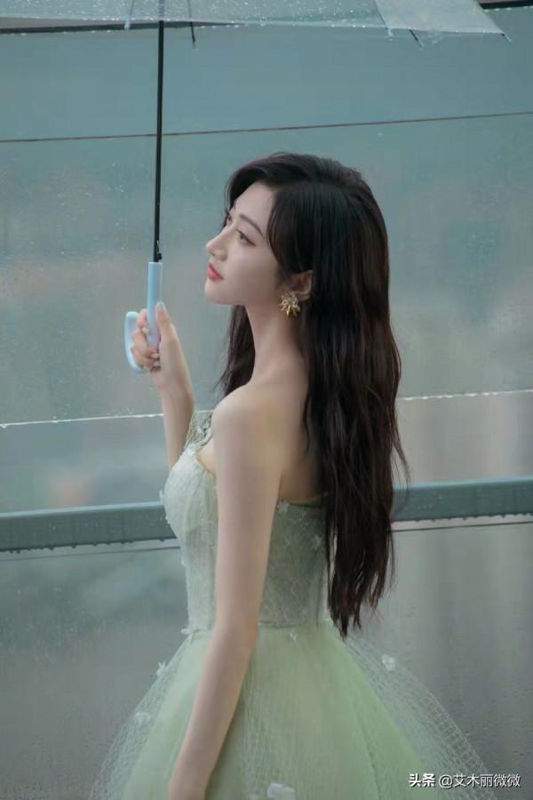 景甜才是真“仙女姐姐”，穿薄荷綠紗裙美出新高度，看了讓人心動
