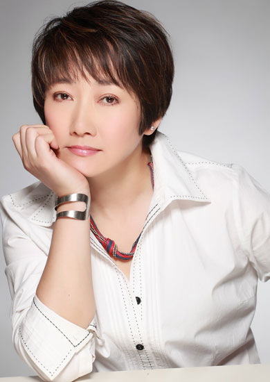 成方圓：兩段失敗婚姻，62歲活成少女，正在優雅老去